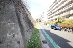 横浜市青葉区新石川３丁目