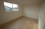 ２階６．２５帖の洋室です。